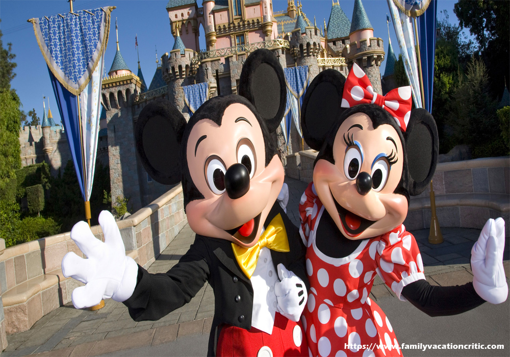 TOP DISNEY VACATION EXPERTS TO FOLLOW ON TWITTER